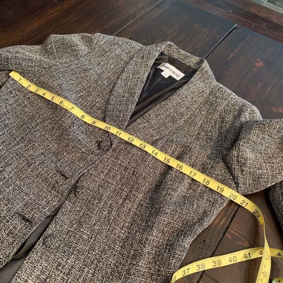 Vintage Black and White Wool Blazer by Danny and Nicole - Picture 7 of 8